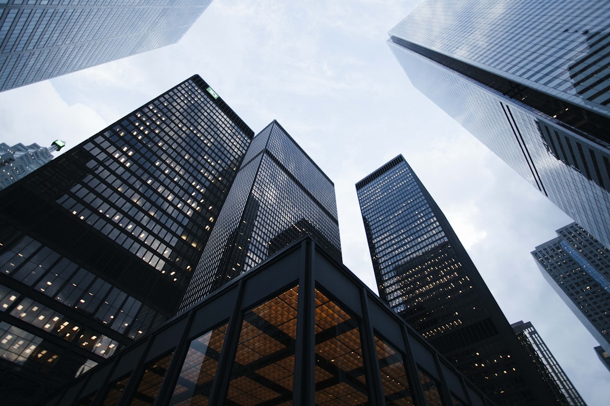 Tours de verre en milieu urbain